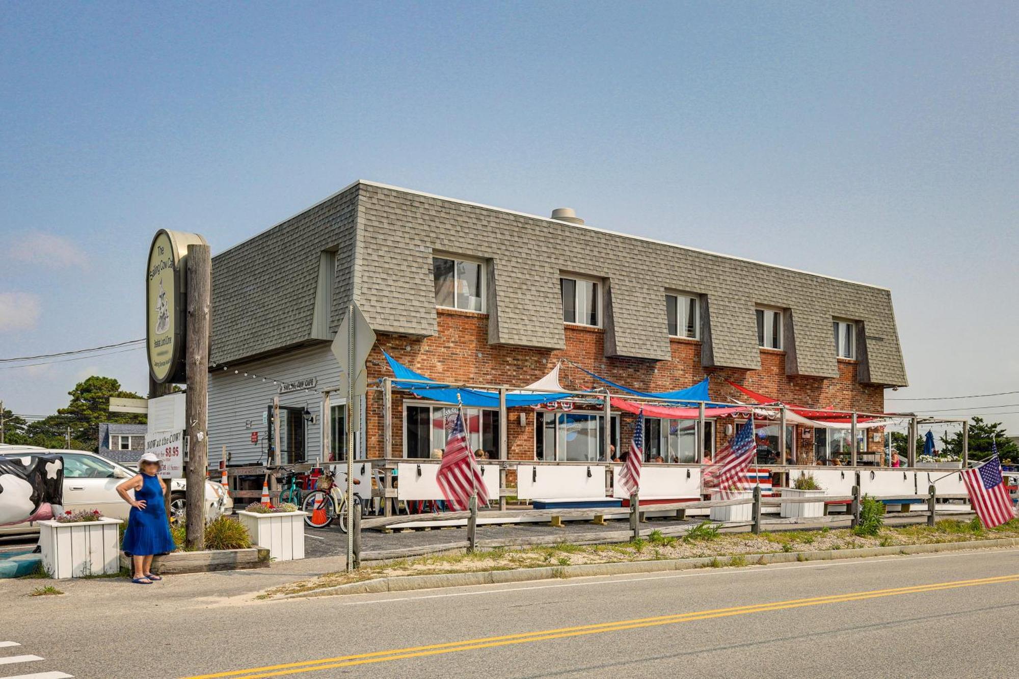 Beachfront Dennis Condo At The Sailing Cow Cafe Ngoại thất bức ảnh